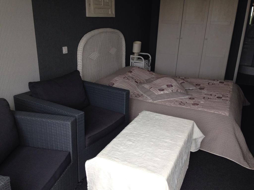 Hotel L'Epicurien à Saint-Nicolas-de-Port Chambre photo