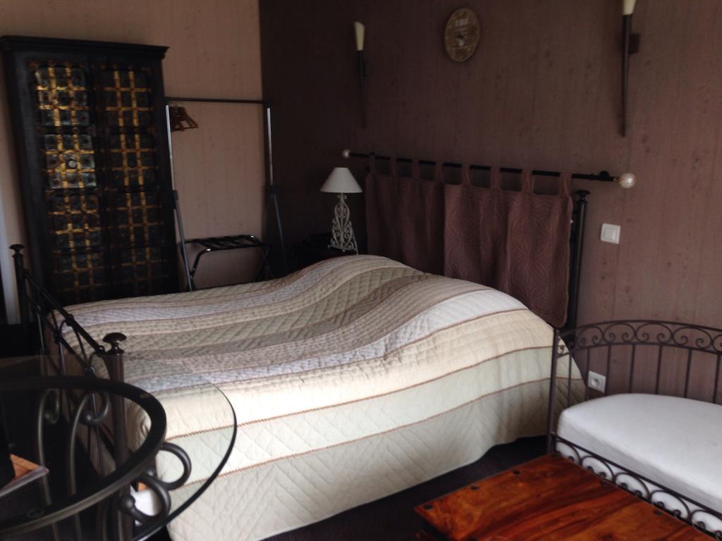 Hotel L'Epicurien à Saint-Nicolas-de-Port Chambre photo